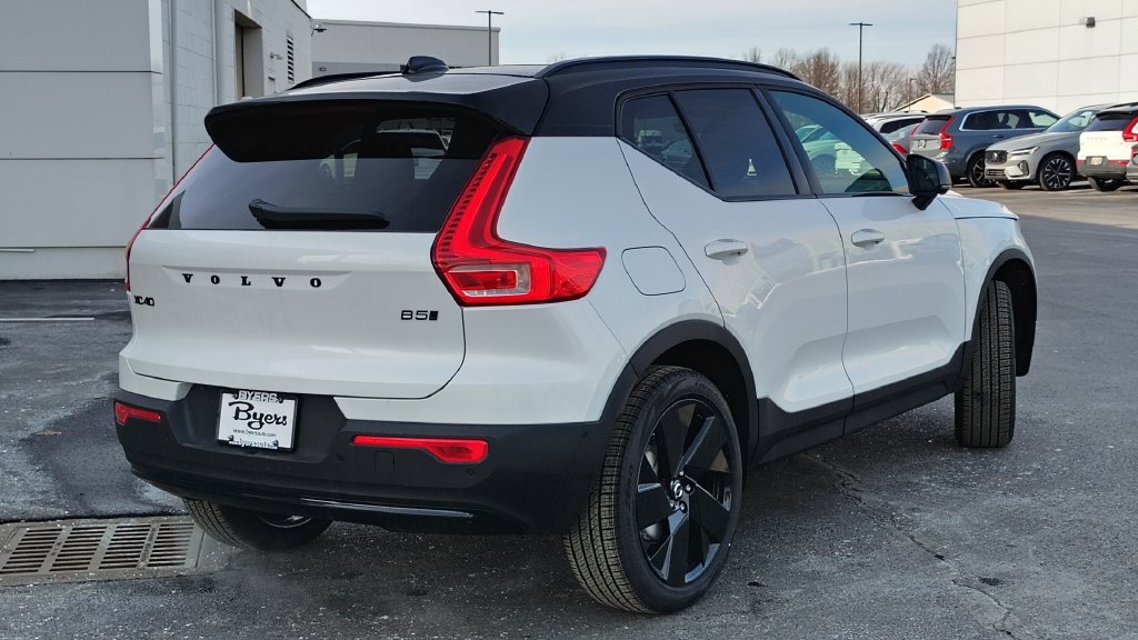 New 2026 Volvo XC40 B5 Ultra w/ Climate Package AWD/4WD image 3