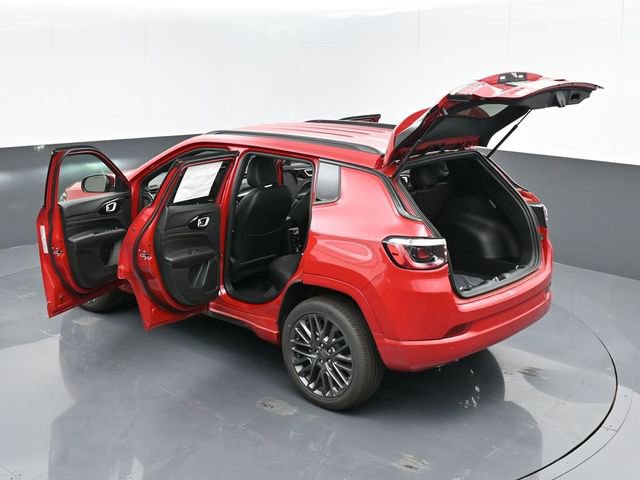 Used 2024 Jeep Compass Limited image 47