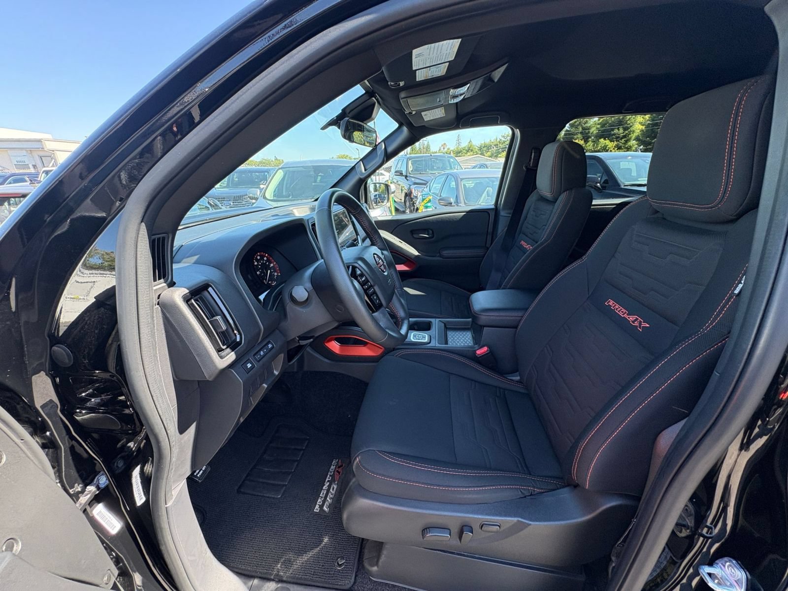 Used 2026 Nissan Frontier PRO-4X AWD/4WD image 27