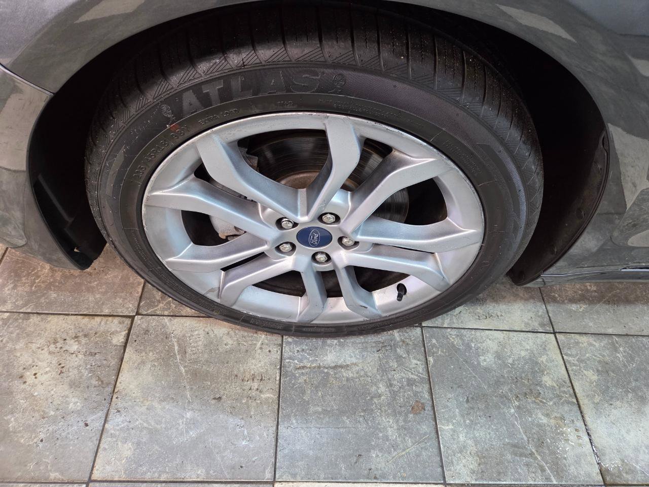 Used 2019 Ford Fusion Titanium FWD image 28