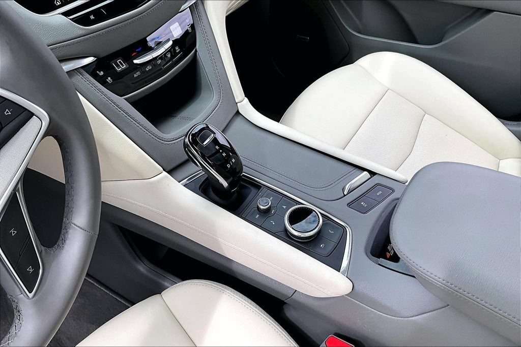 Used 2025 Cadillac XT5 Premium Luxury w/ Technology Package AWD/4WD image 14