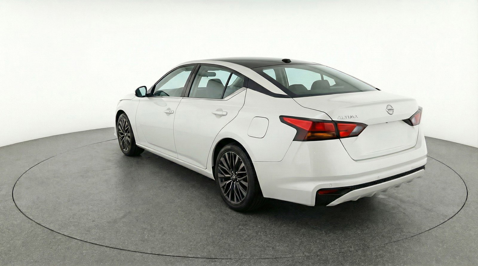 Used 2025 Nissan Altima 2.5 SV FWD image 6