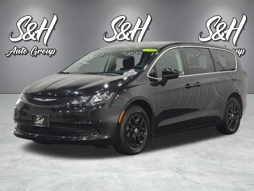 Used 2023 Chrysler Voyager LX FWD image 13
