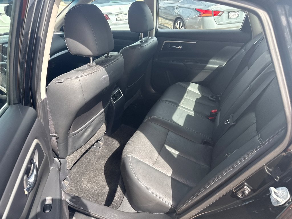 Used 2018 Nissan Altima 2.5 SL w/ 2.5 SL Technology Package FWD image 12