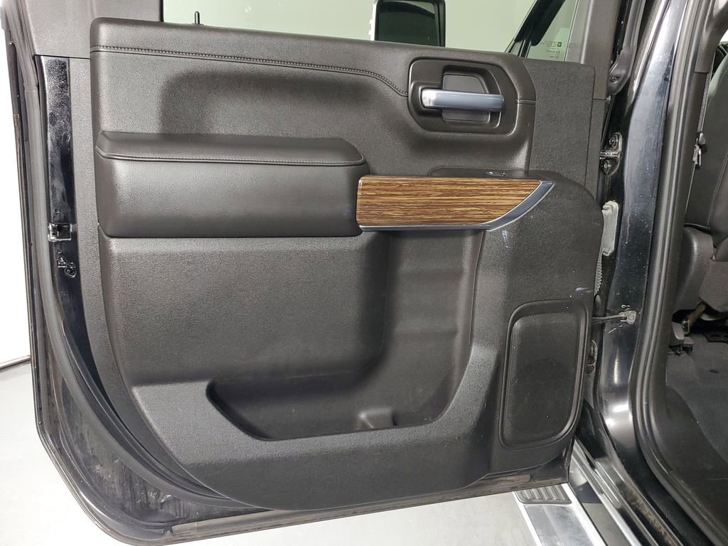 Used 2021 Chevrolet Silverado 3500 High Country image 32