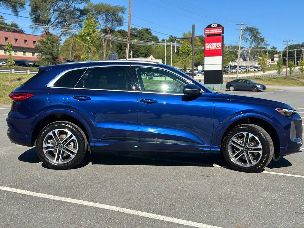 Certified 2025 Audi Q5 Premium w/ Convenience Package AWD/4WD image 8