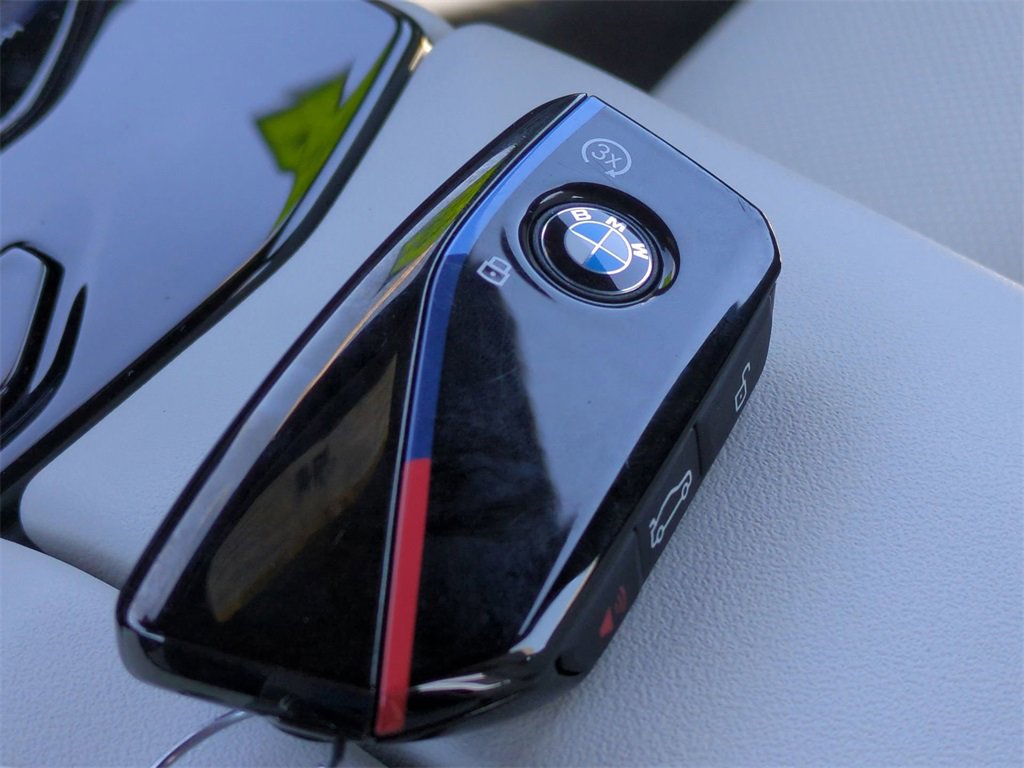 Used 2024 BMW 540i xDrive w/ M Sport Package image 28