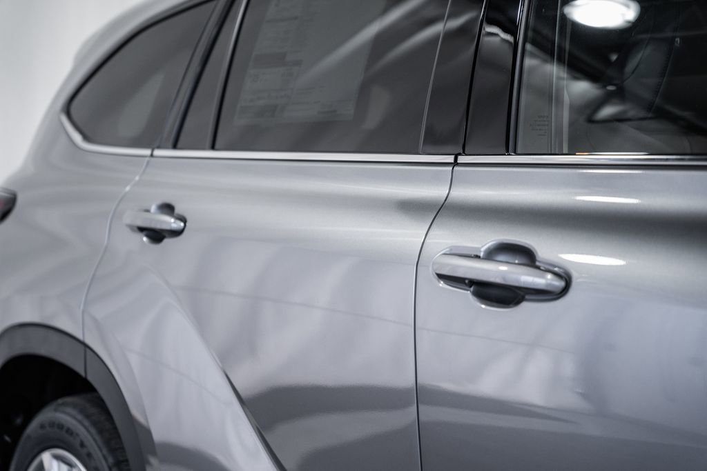 New 2026 Toyota Highlander Limited image 17