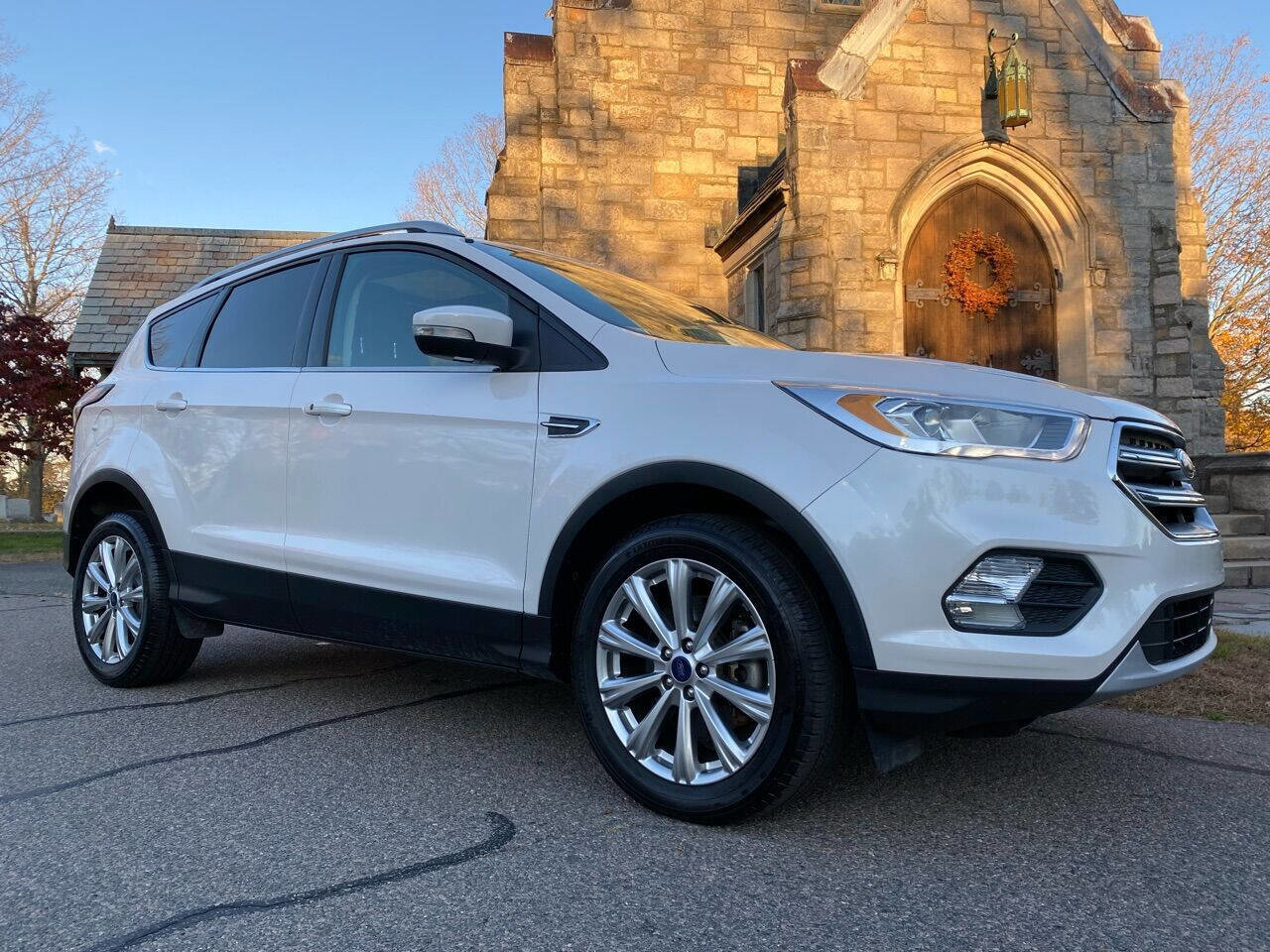 Used 2017 Ford Escape Titanium w/ Canadian Touring Package image 4