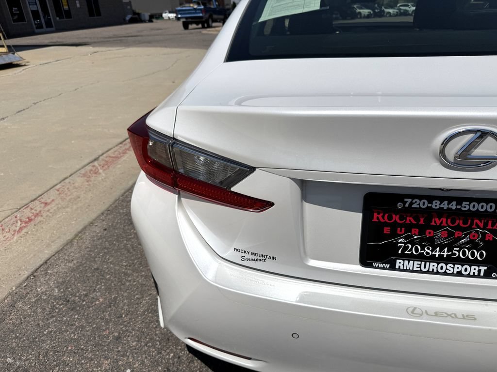 Used 2016 Lexus RC 300 AWD w/ Luxury Package image 8