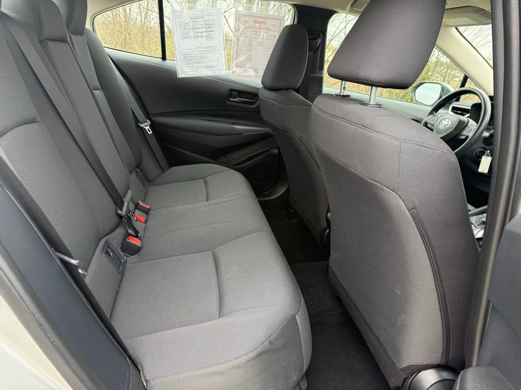 Used 2025 Toyota Corolla LE FWD image 15