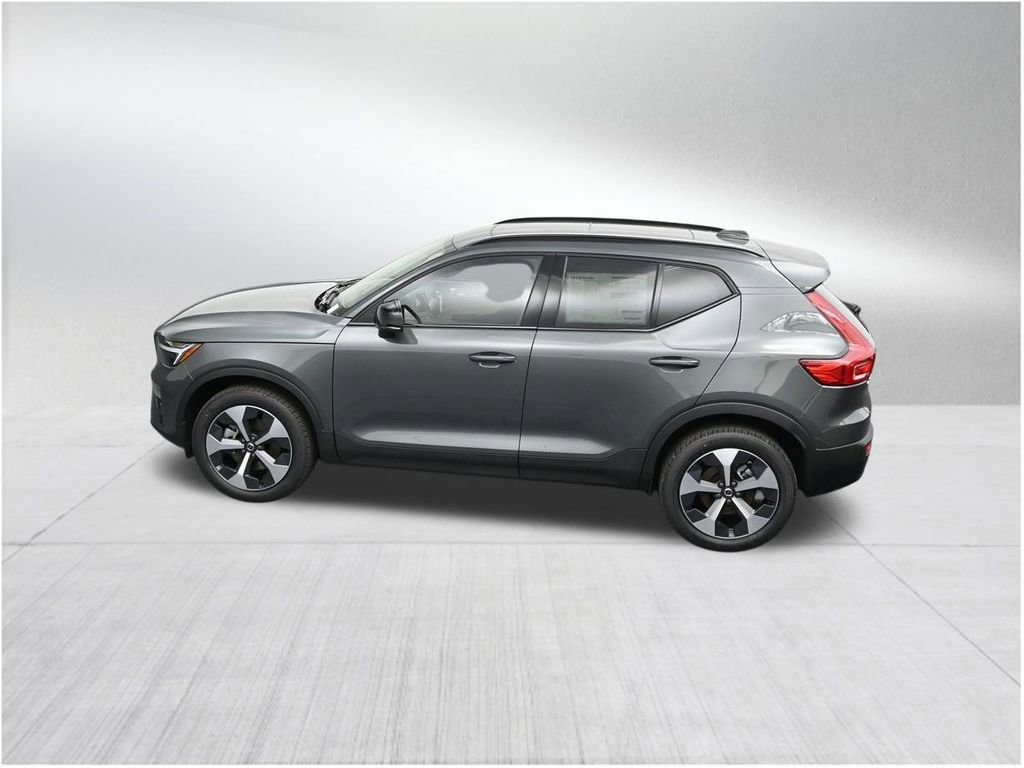 New 2026 Volvo XC40 B5 Plus w/ Protection Package Premier AWD/4WD image 14