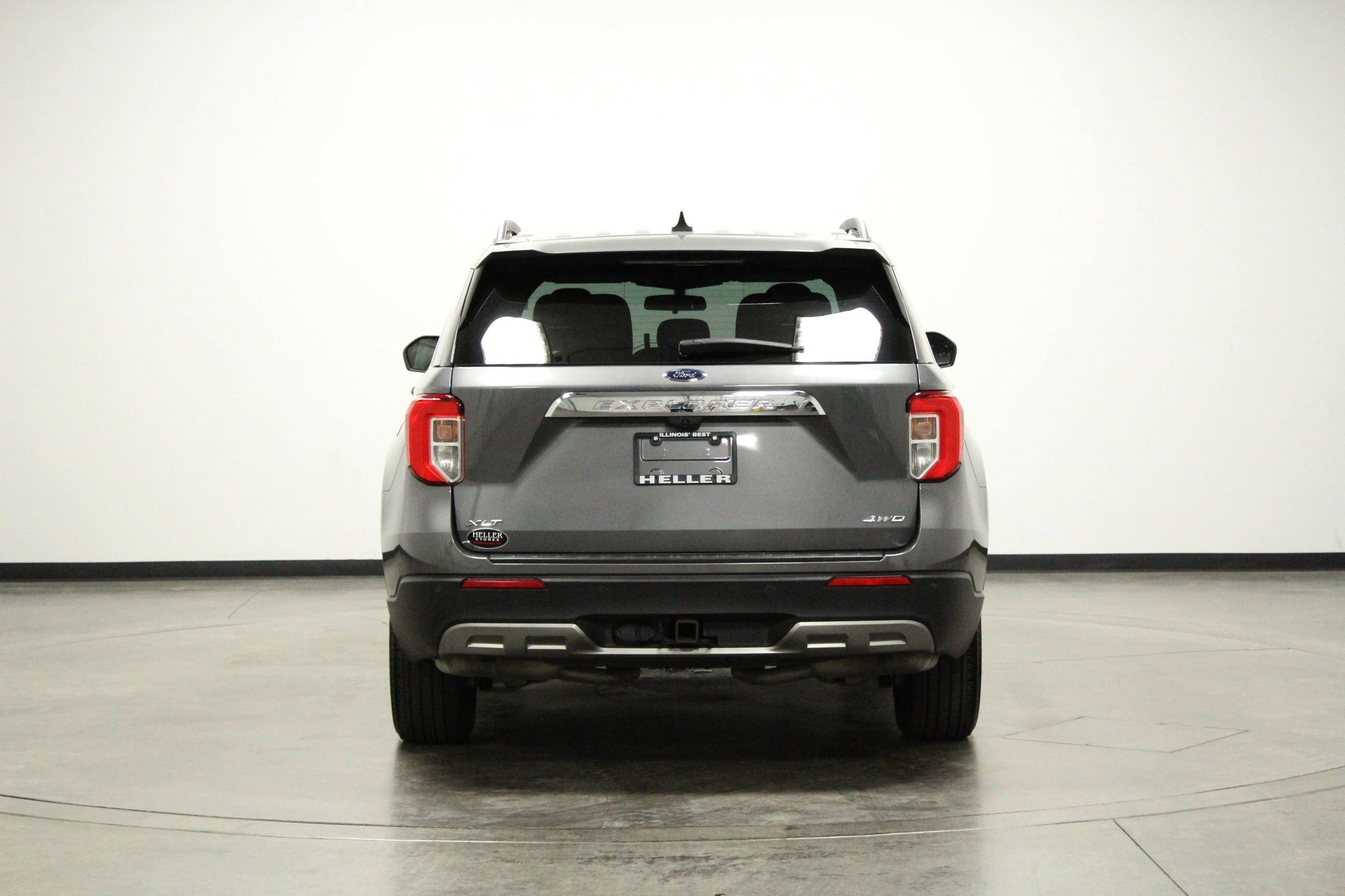 Used 2021 Ford Explorer XLT w/ Equipment Group 202A AWD/4WD image 7
