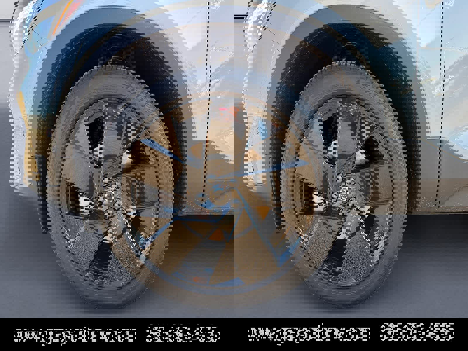 Used 2026 Volvo XC40 B5 Ultra w/ Protection Package Premier image 9