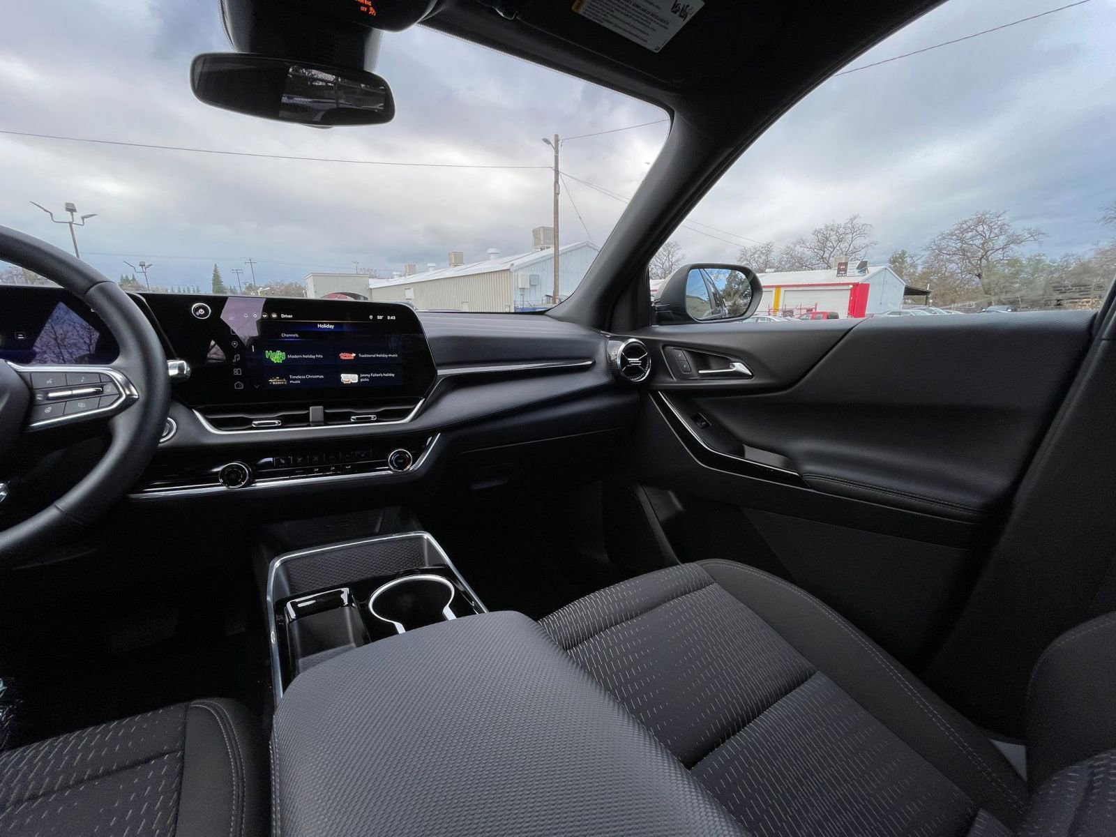 Used 2025 Chevrolet Equinox LT image 34