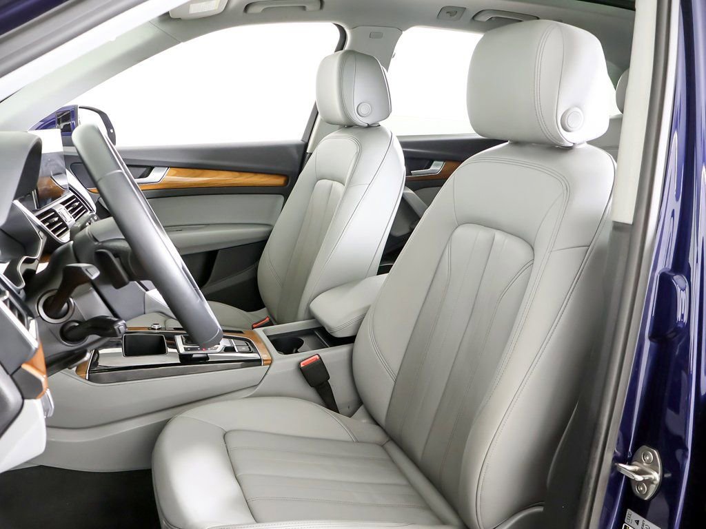 Used 2024 Audi Q5 2.0T Premium w/ Convenience Package image 29