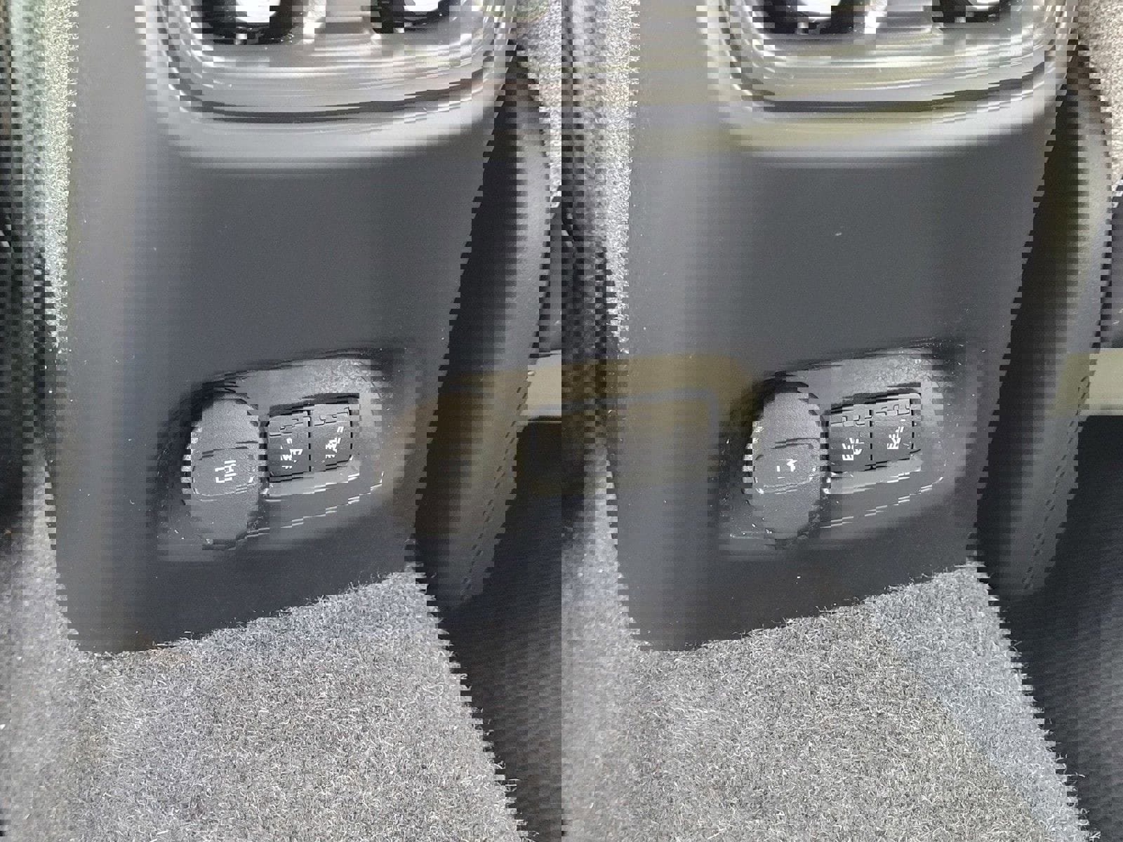 Certified 2023 Volvo XC40 Recharge Ultimate image 12