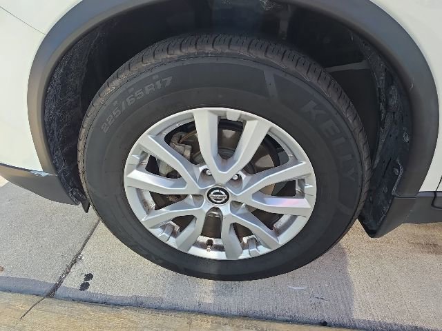 Used 2017 Nissan Rogue SV FWD image 10