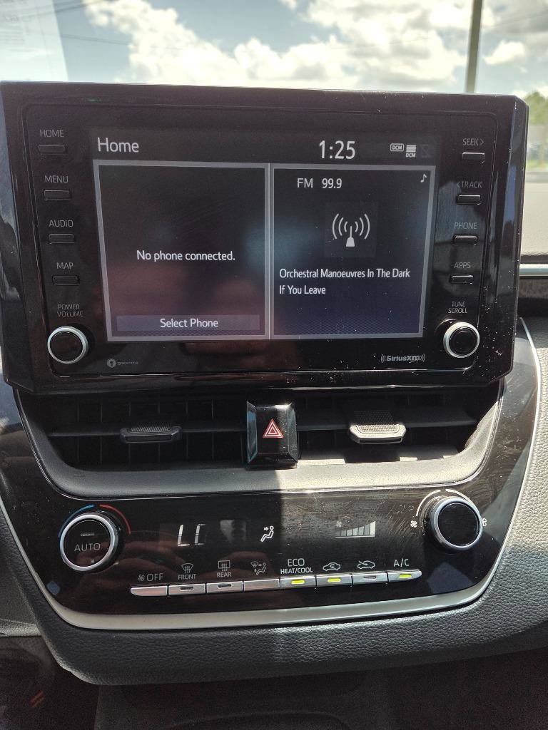 Used 2022 Toyota Corolla LE FWD image 16