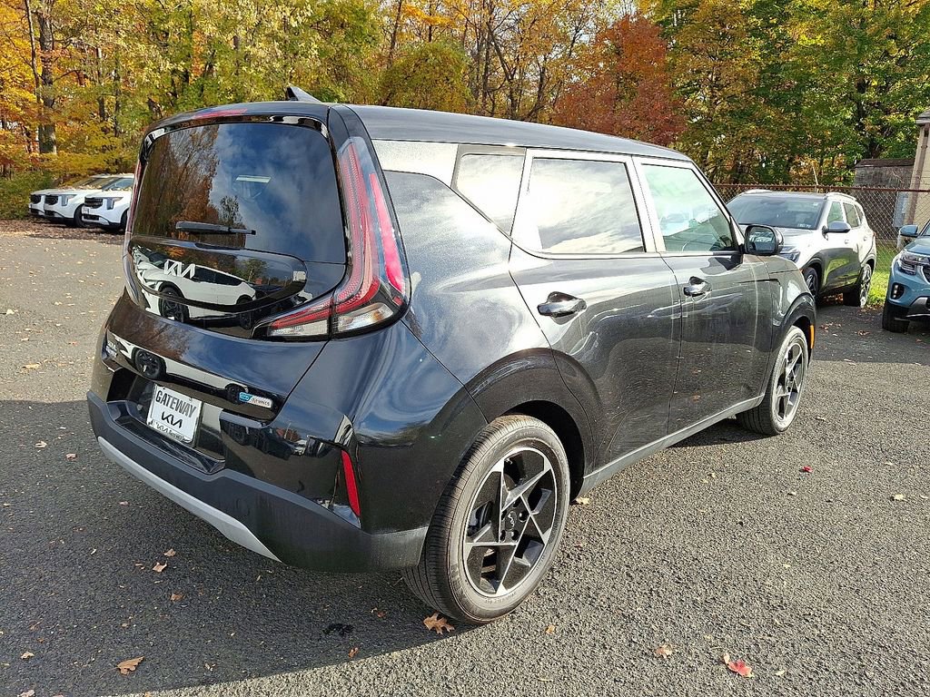 Certified 2023 Kia Soul EX image 6