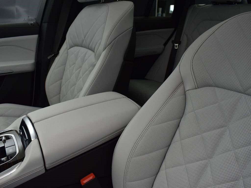 New 2026 BMW X5 xDrive50e image 14