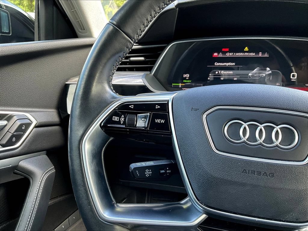 Used 2021 Audi e-tron Premium Plus w/ Premium Plus Package AWD/4WD image 11