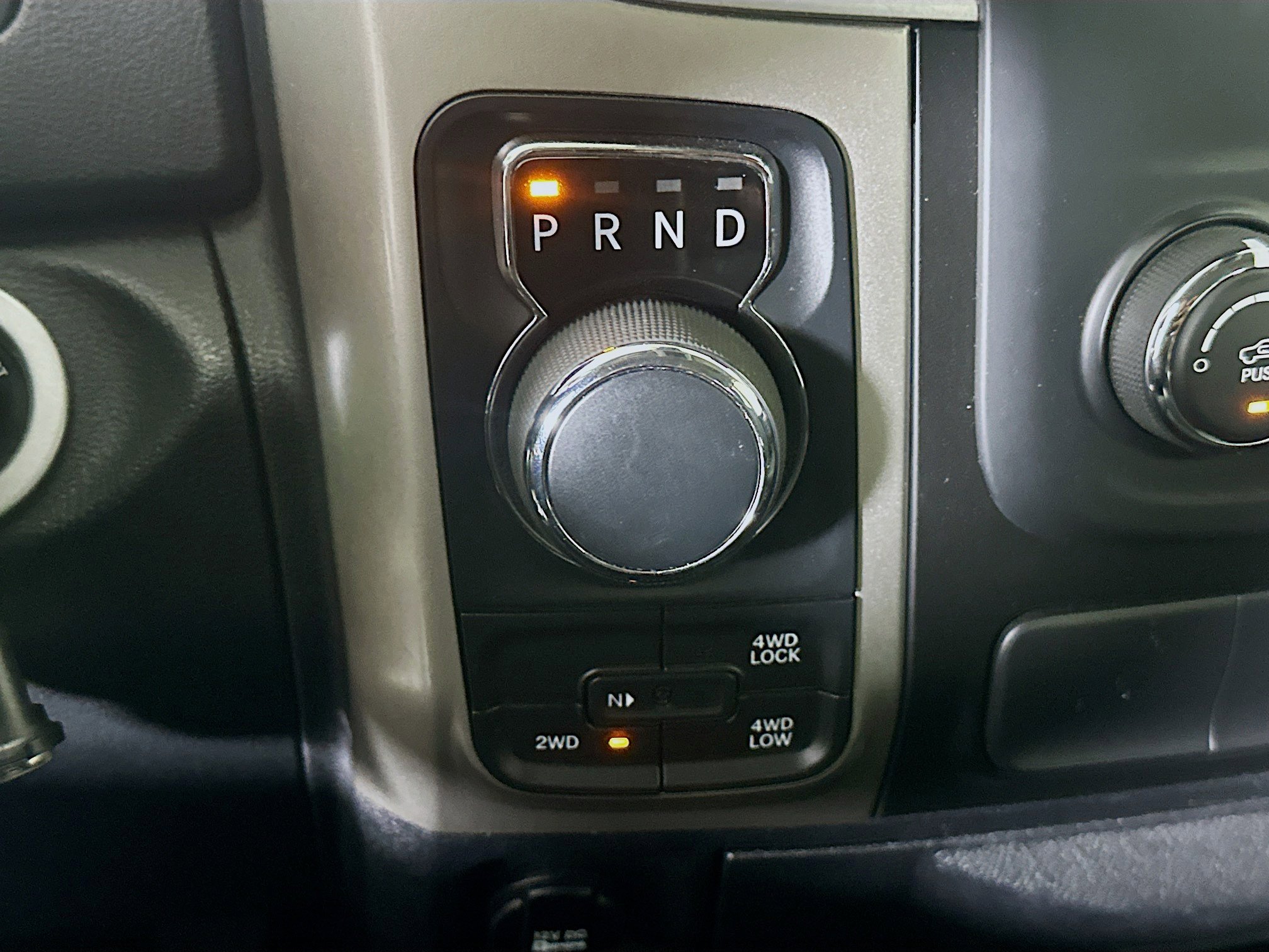 Used 2018 RAM 1500 Classic SLT image 24