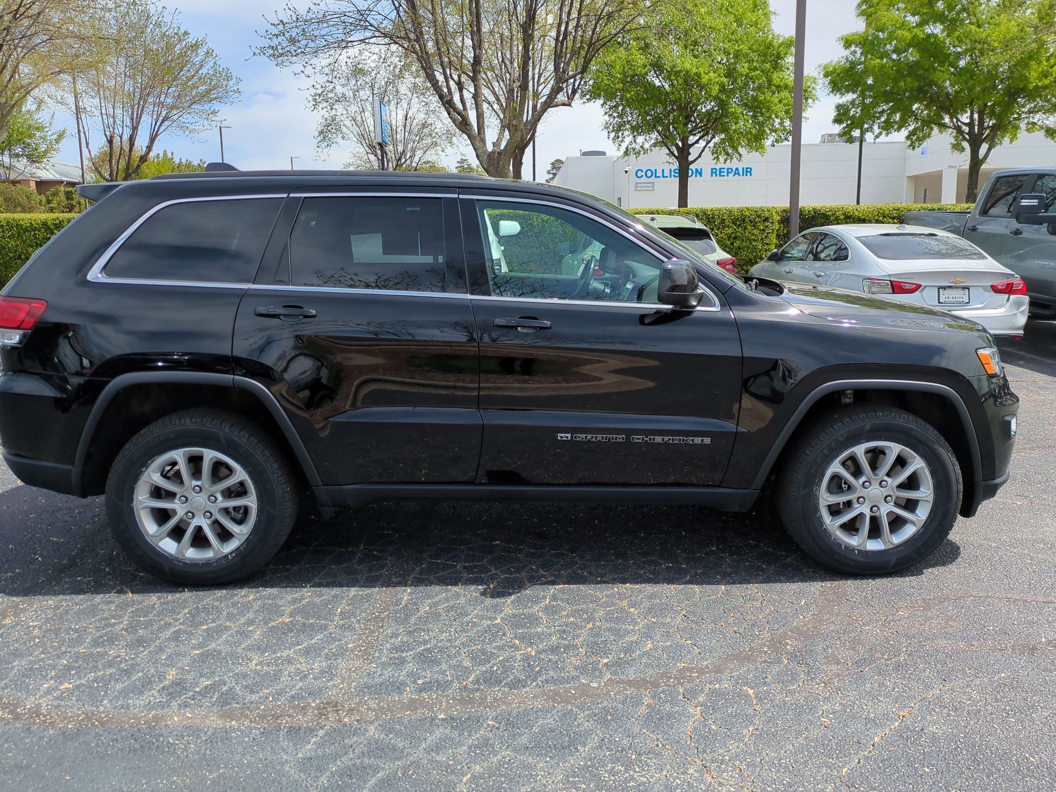 Used 2022 Jeep Grand Cherokee Laredo E image 10