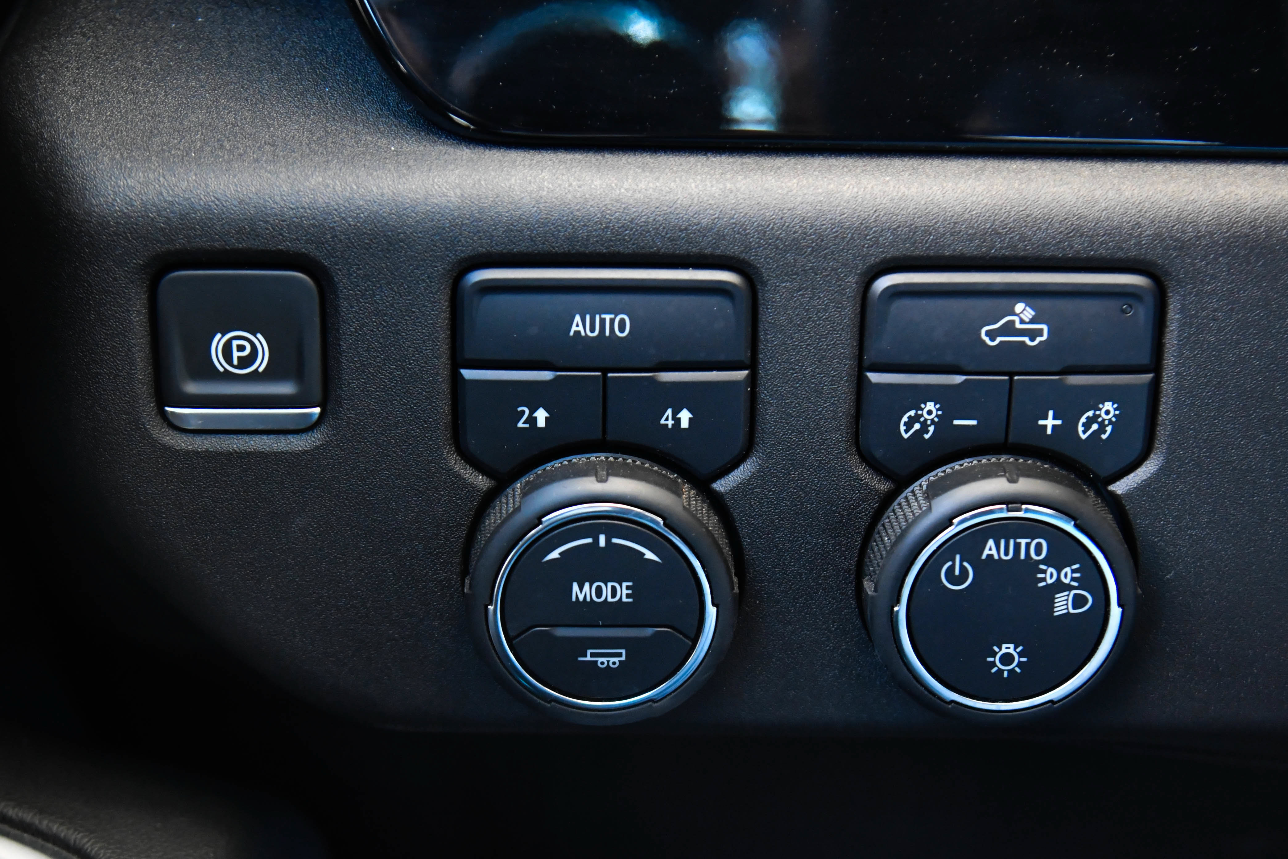 Used 2025 Chevrolet Silverado 1500 LT w/ LPO, Dark Essentials Package AWD/4WD image 34