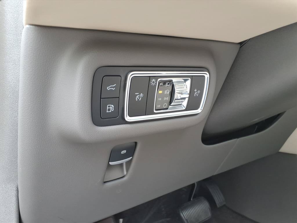 New 2025 Lincoln Nautilus Reserve w/ Jet Appearance Package AWD/4WD image 16