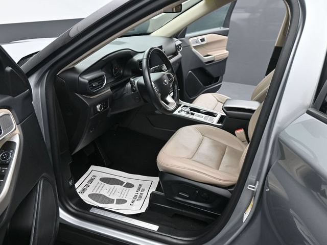 Certified 2023 Ford Explorer Limited w/ Equipment Group 301A RWD image 18
