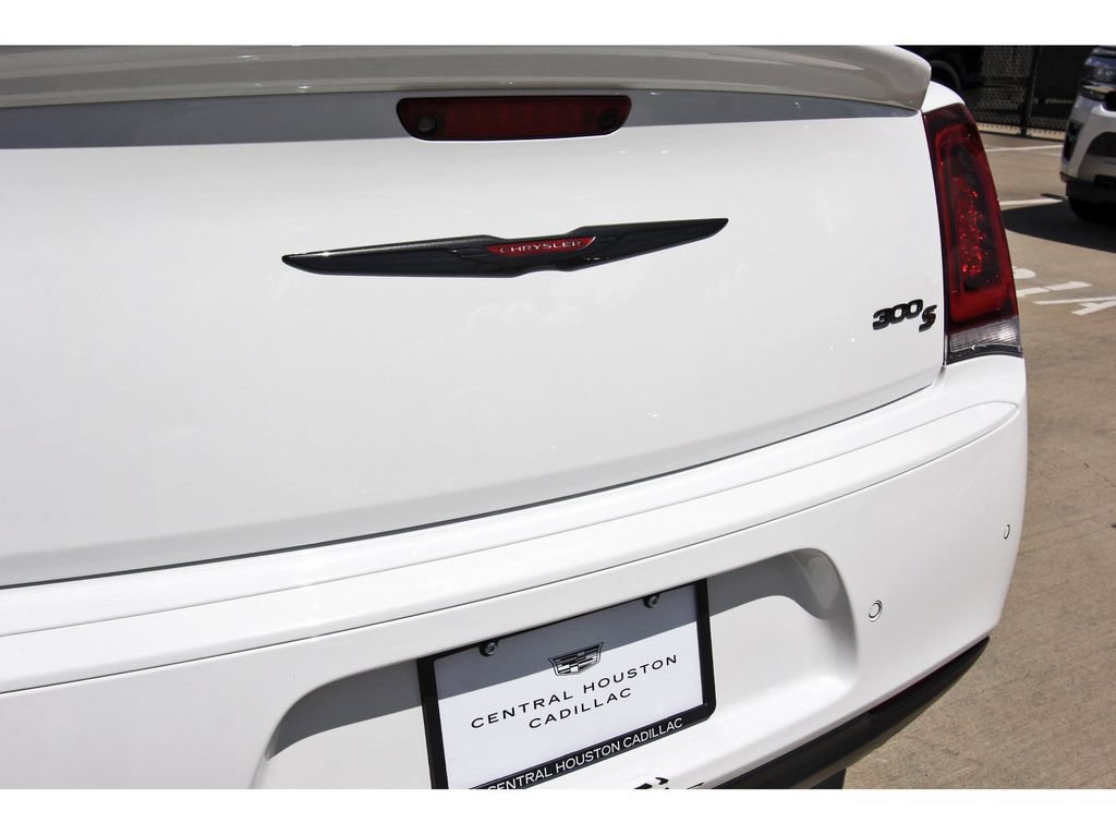 Used 2022 Chrysler 300 S w/ Comfort Group RWD image 29