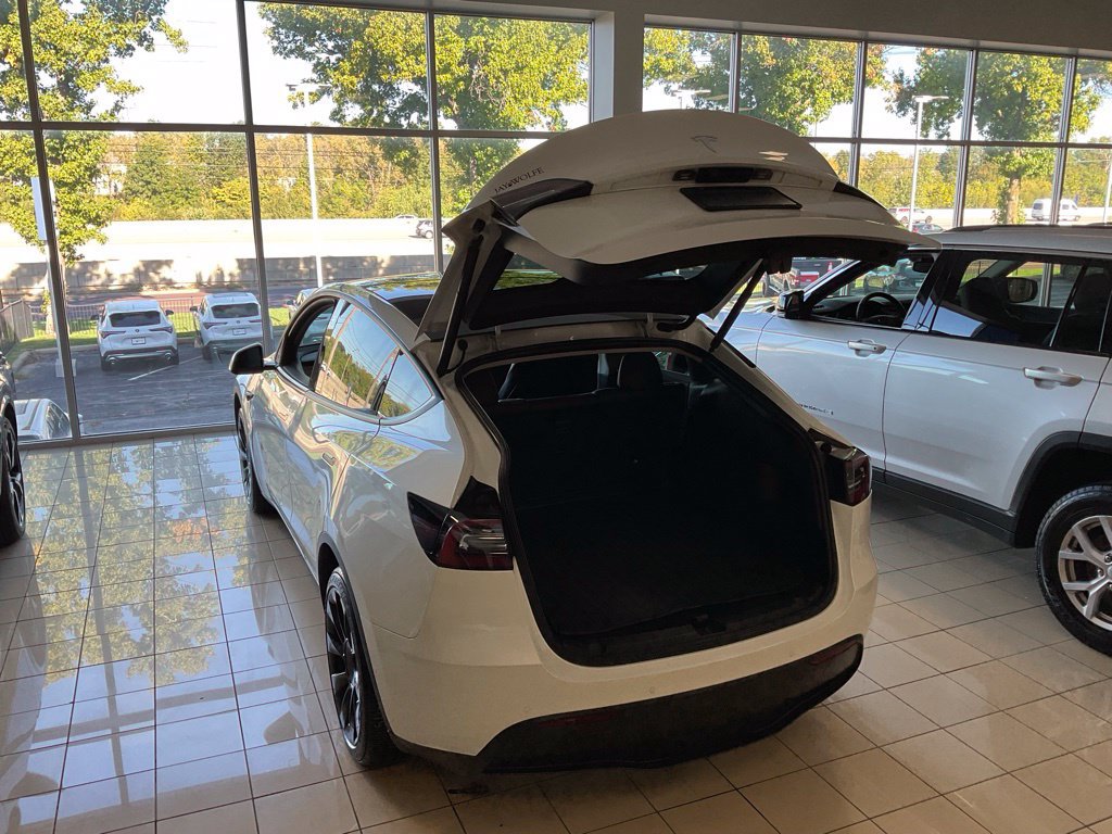 Used 2022 Tesla Model Y Long Range AWD/4WD image 18