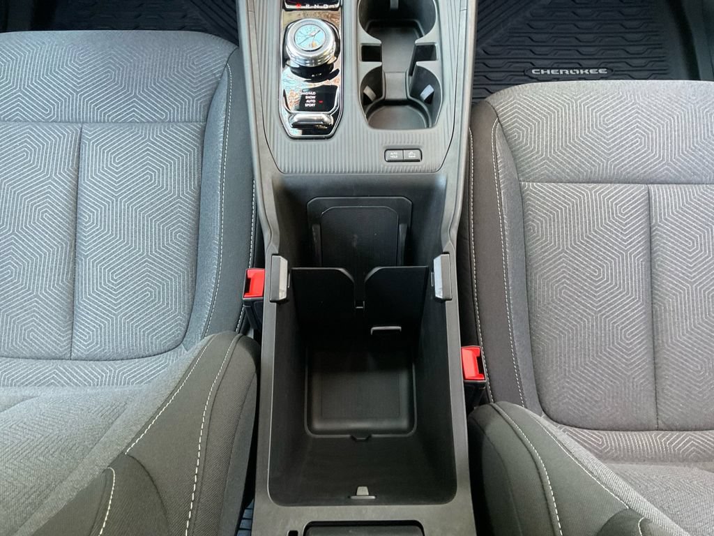 New 2026 Jeep Cherokee Laredo AWD/4WD image 11