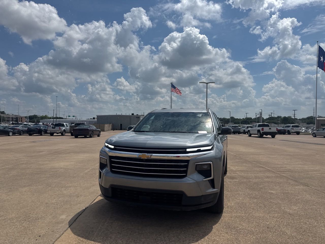 Used 2026 Chevrolet Traverse LT w/ Driver Confidence Package FWD image 6
