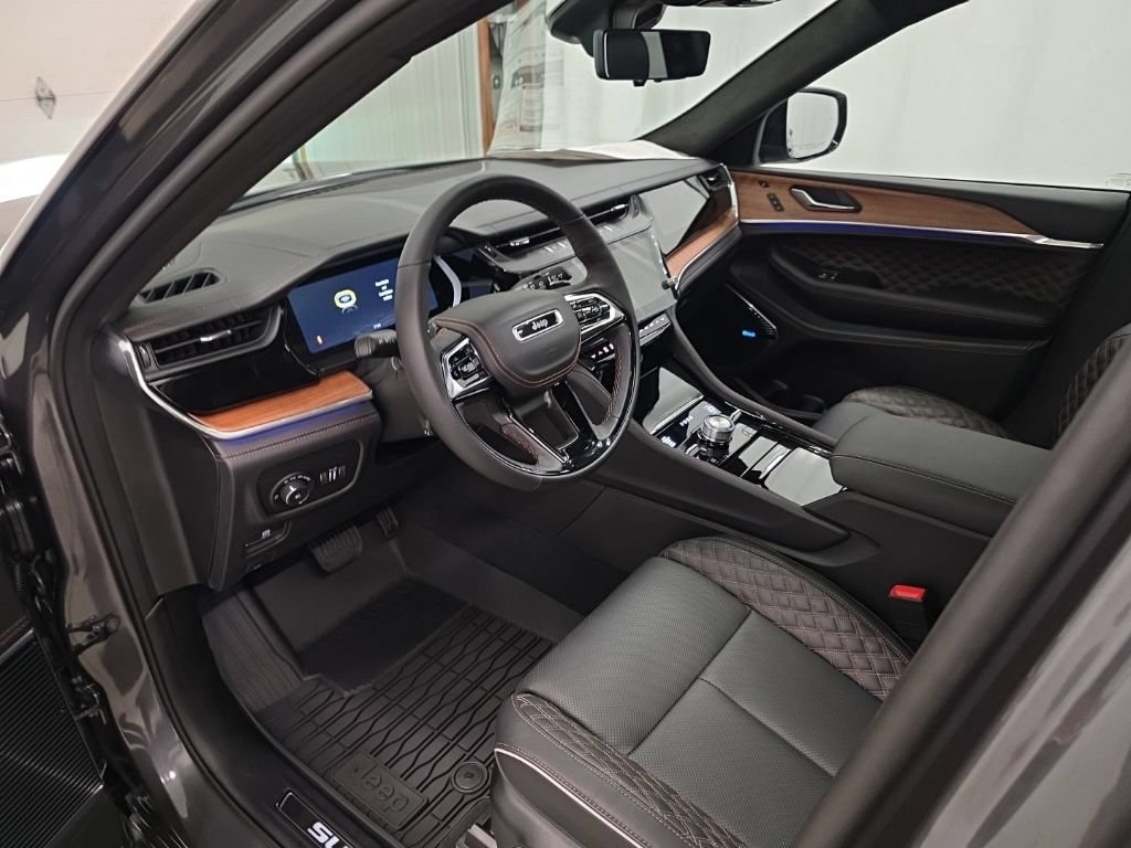 New 2026 Jeep Grand Cherokee Summit AWD/4WD image 15