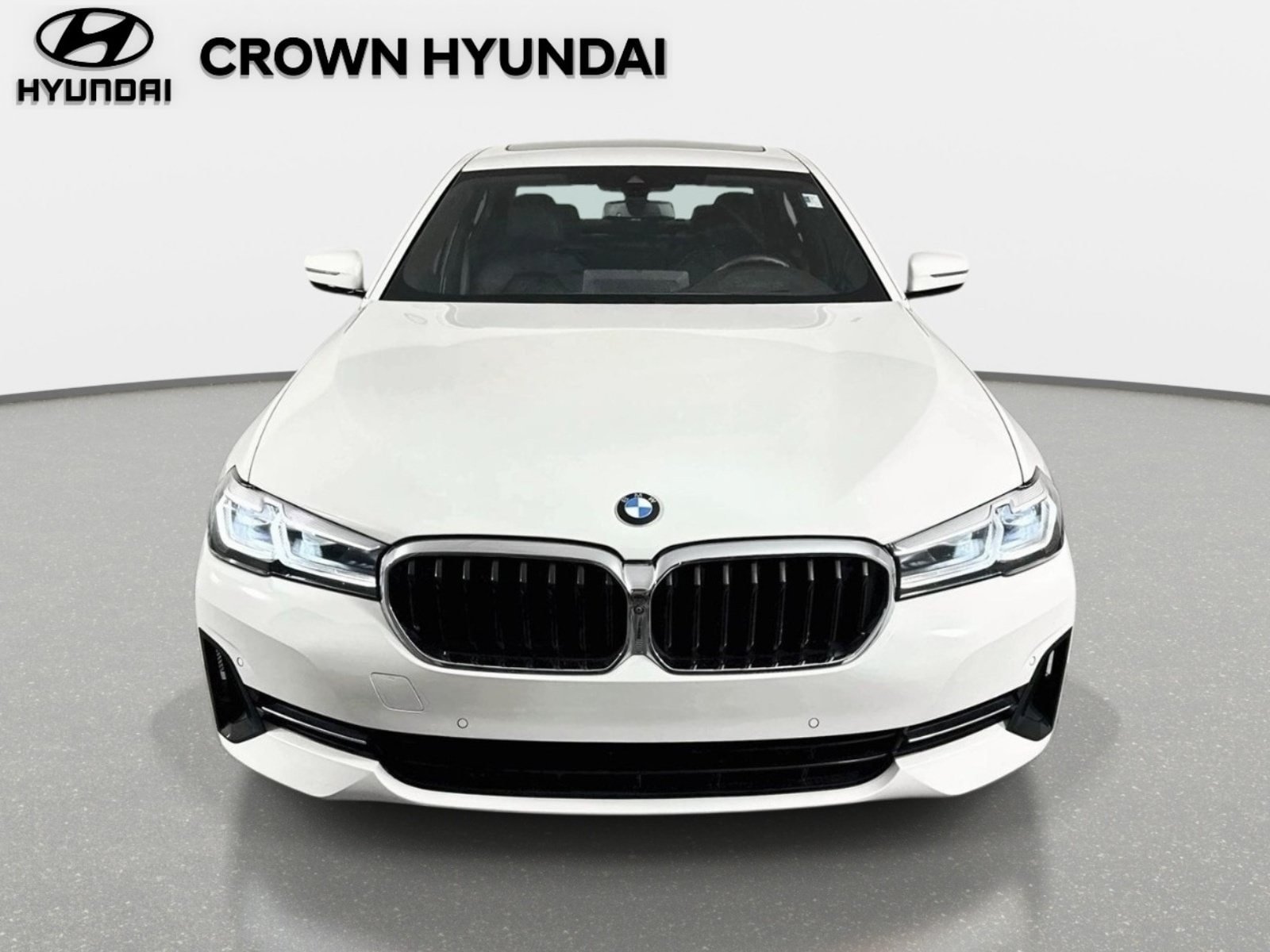 Used 2021 BMW 530i w/ Premium Package RWD image 2