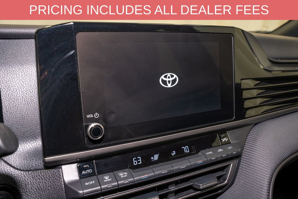 Used 2025 Toyota Camry SE FWD image 12