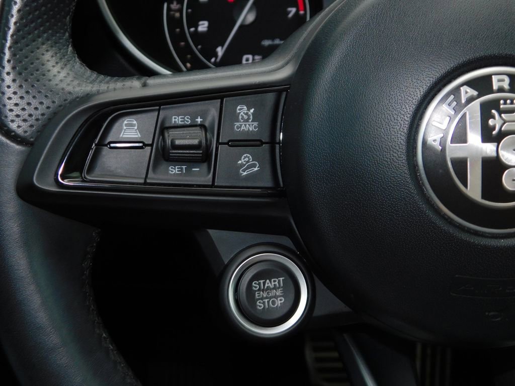 Used 2023 Alfa Romeo Stelvio Ti AWD/4WD image 31