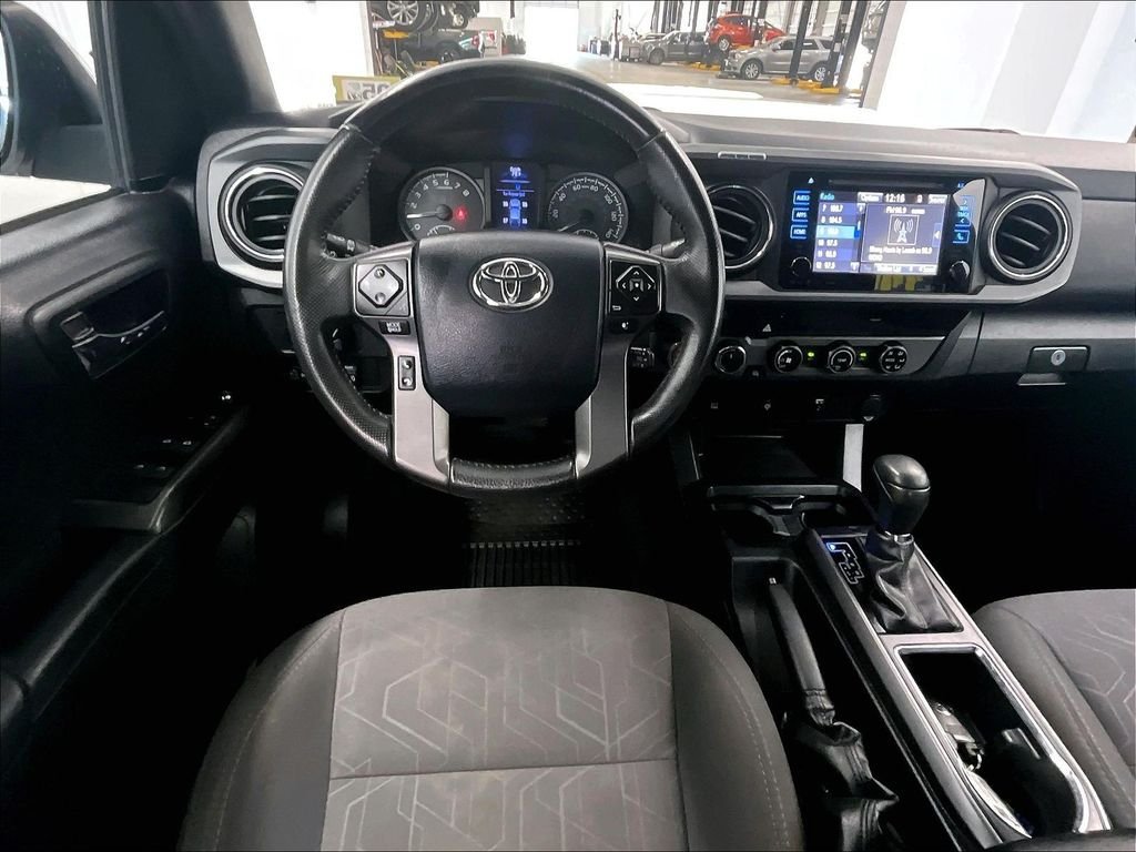 Used 2017 Toyota Tacoma TRD Sport w/ Tow Package (A/T) AWD/4WD image 17