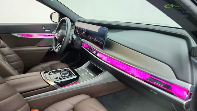 Used 2023 BMW 740i w/ Parking Assistance Package RWD image 20