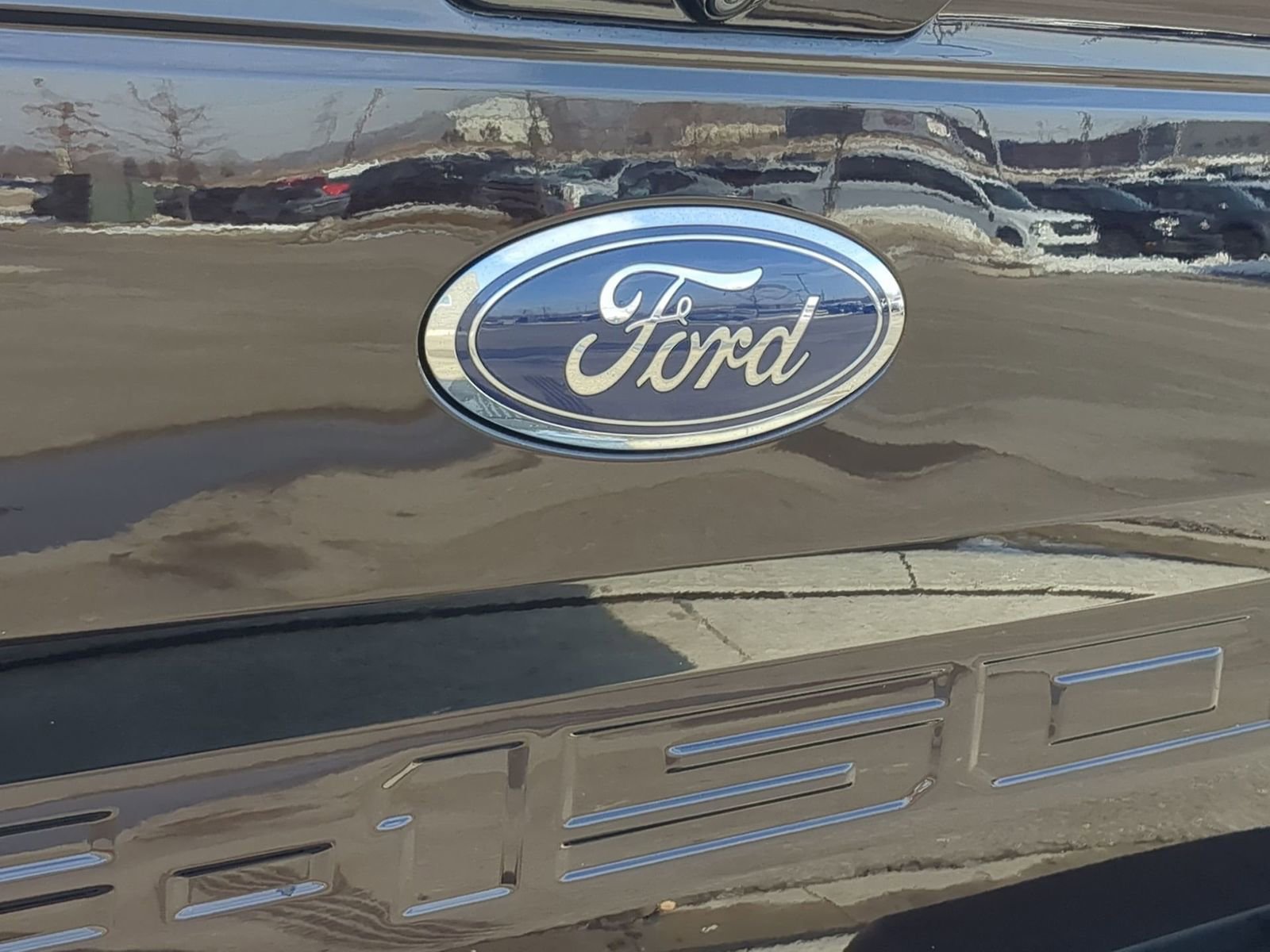 Used 2018 Ford F150 Lariat w/ Equipment Group 502A Luxury image 15