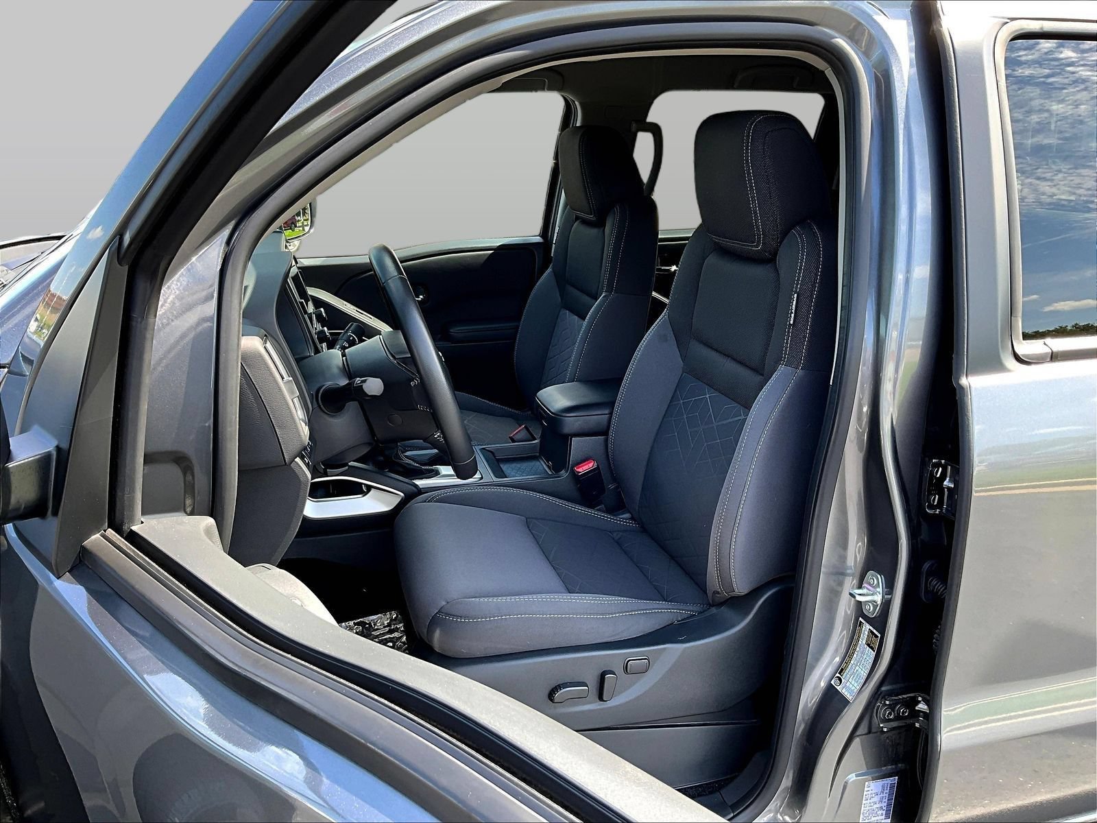Certified 2025 Nissan Frontier SV w/ SV Convenience Package AWD/4WD image 25