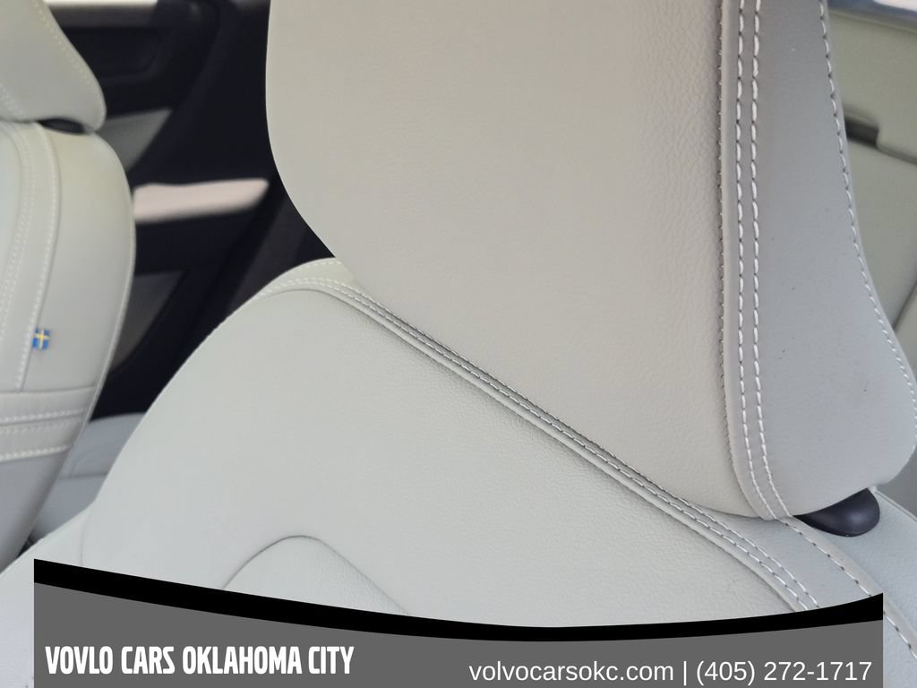 Certified 2023 Volvo XC40 B4 Plus w/ Driver Assist Package FWD image 17