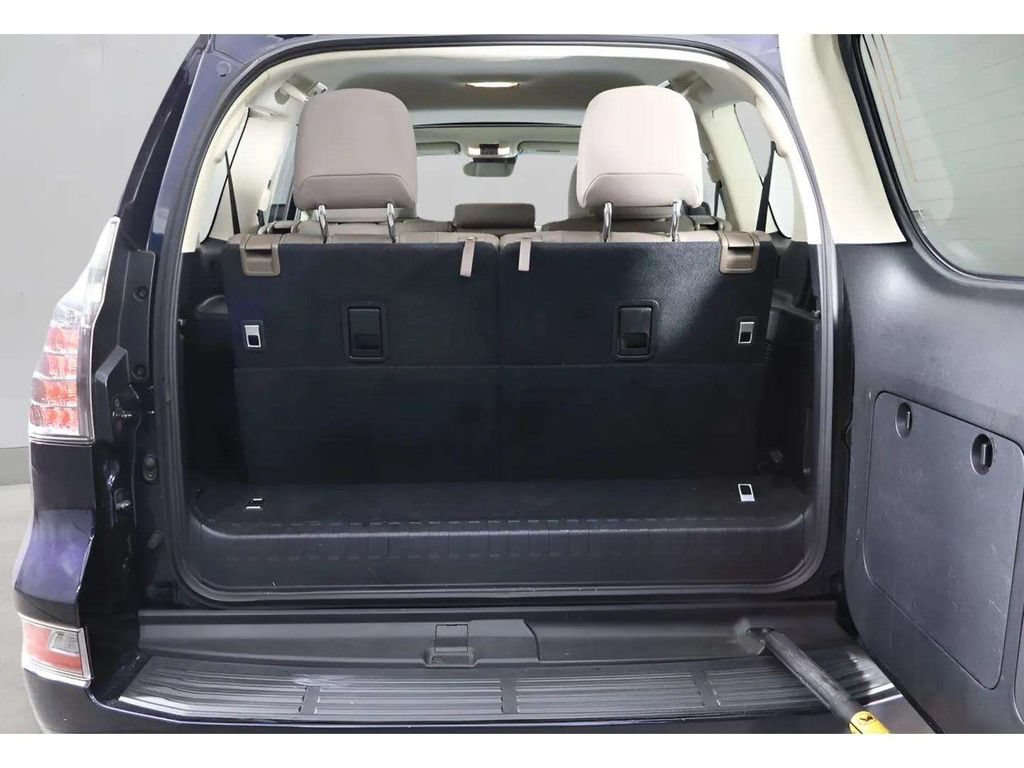 Used 2021 Lexus GX 460 Premium w/ Premium Package AWD/4WD image 28