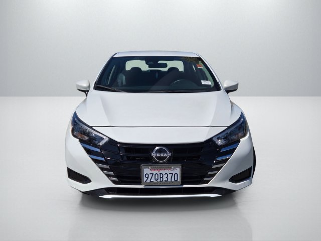 Used 2025 Nissan Versa SV FWD image 2