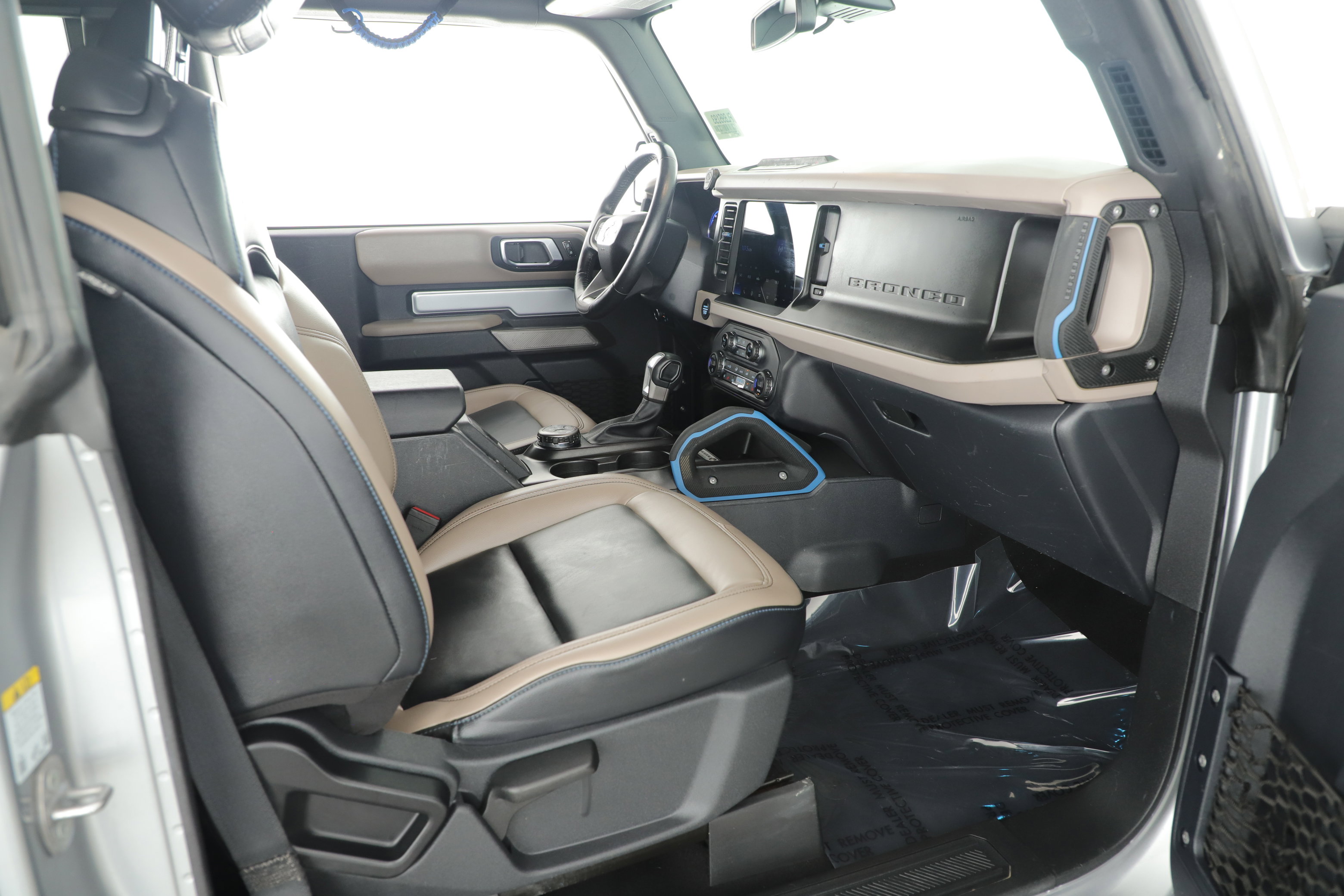 Used 2023 Ford Bronco Wildtrak image 13