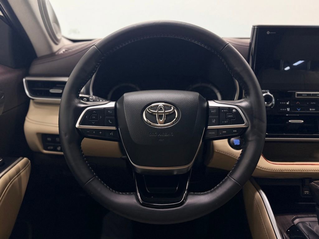 Used 2021 Toyota Highlander Platinum AWD/4WD image 14