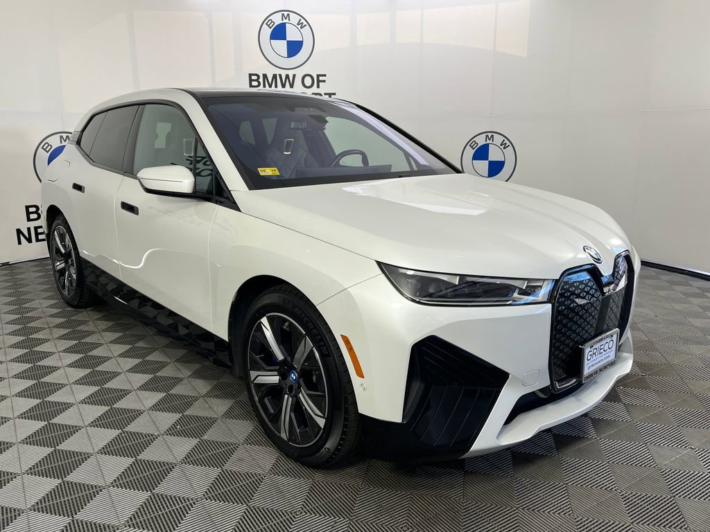 Used 2023 BMW iX xDrive50 w/ Premium Package AWD/4WD image 1