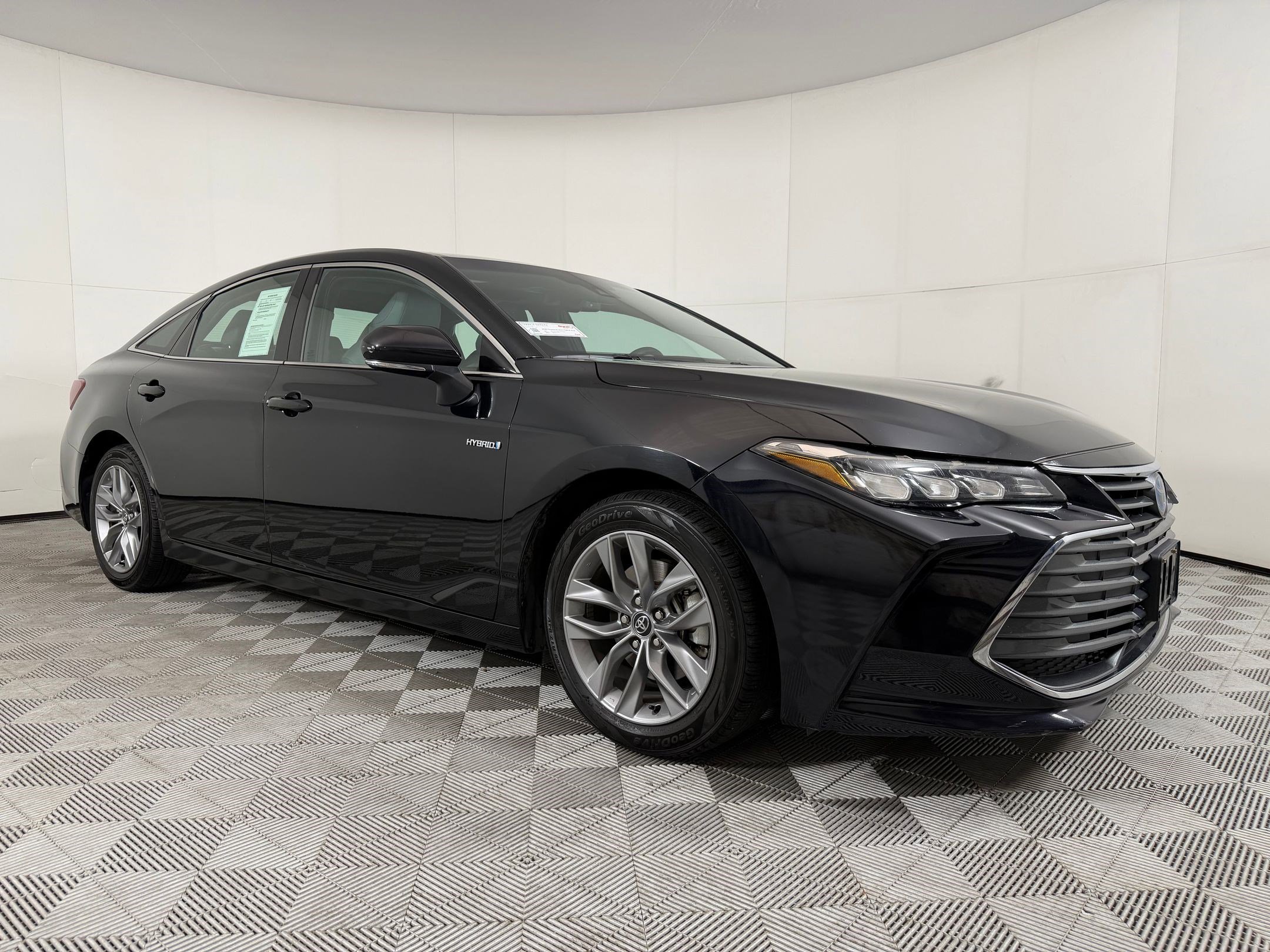 Used 2020 Toyota Avalon XLE w/ Moonroof Package FWD image 7